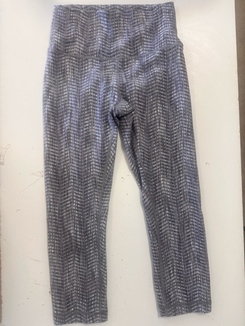 Lululemon Wunder Under Crop III (
Luon Arrow Jacquard Battleship Silver Spoon 6